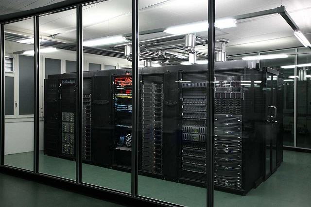 可web瀏覽的嵌入式機房監控輔助管理系統