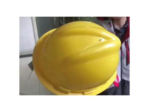 一線工人安全帽視頻引發(fā)熱議，機(jī)房監(jiān)控這樣落實(shí)企業(yè)安全生產(chǎn)體系！