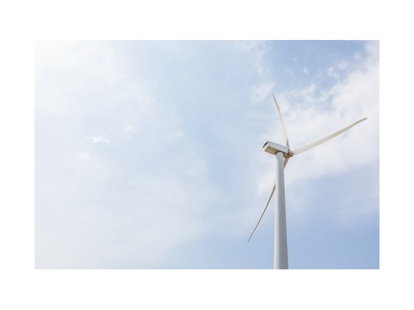 建設小型風電發動機運維監控系統，用哪種類型的主機？